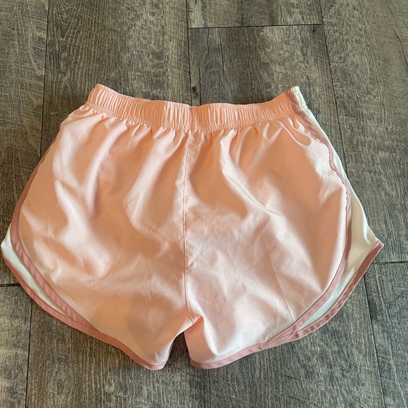 Nike Women's Pink Athletic Shorts Size Medium - Picture 4 of 4